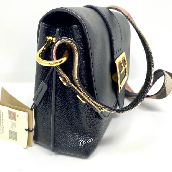 Burberry small soft grain buckle crossbody bag - Picture 6 of 15